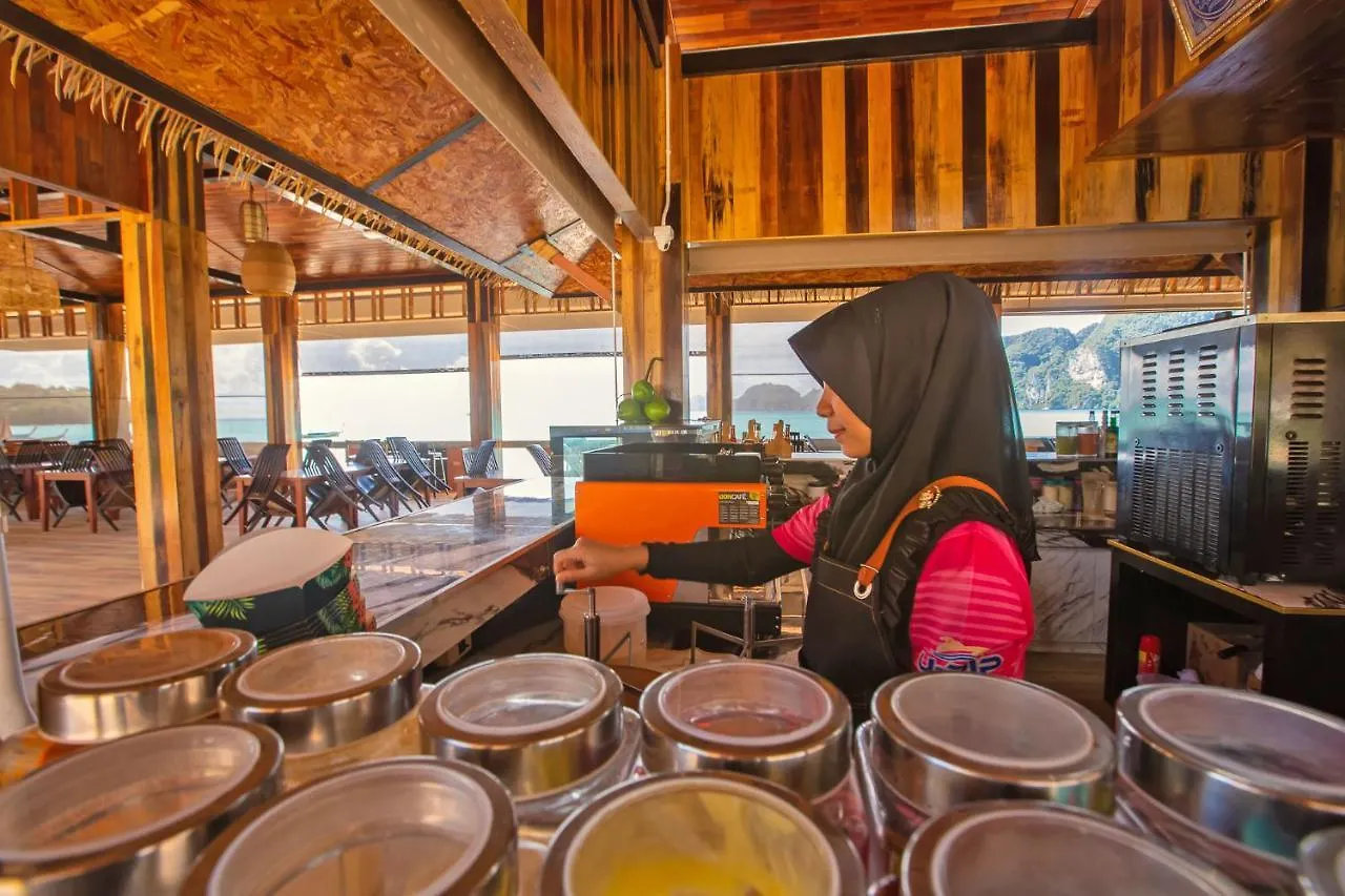 ***  Phi Phi Andaman Beach Resort Thailand
